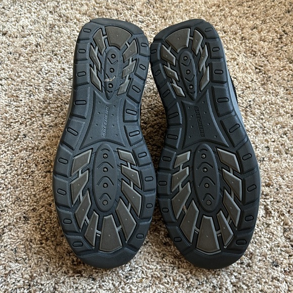 Skechers Slip On Shoes - Picture 5 of 9